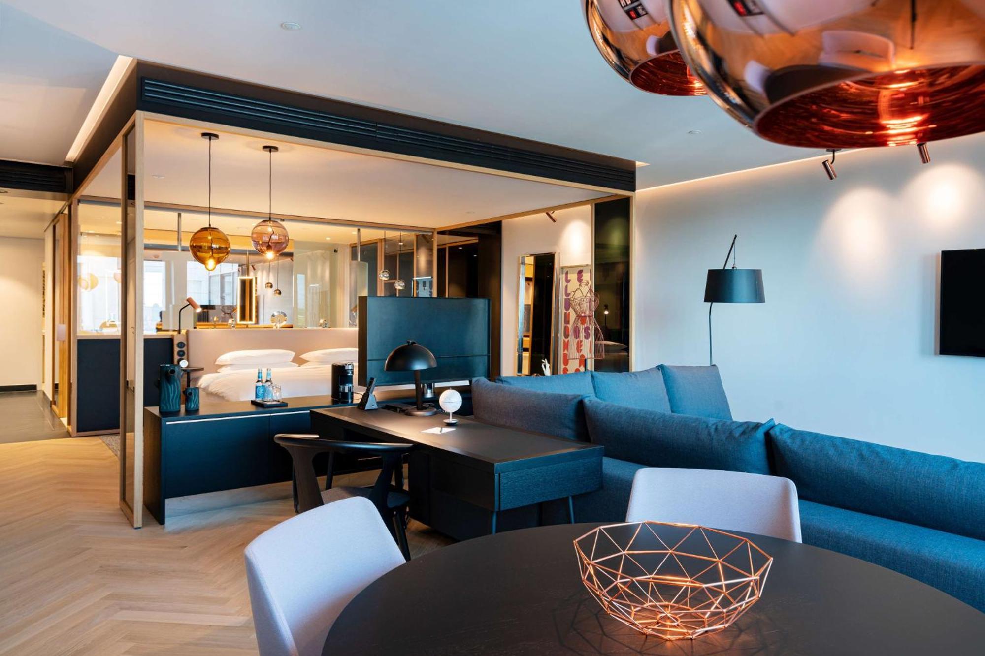 Andaz Munich Schwabinger Tor, By Hyatt Hotel Exterior foto The interior of a suite at the hotel